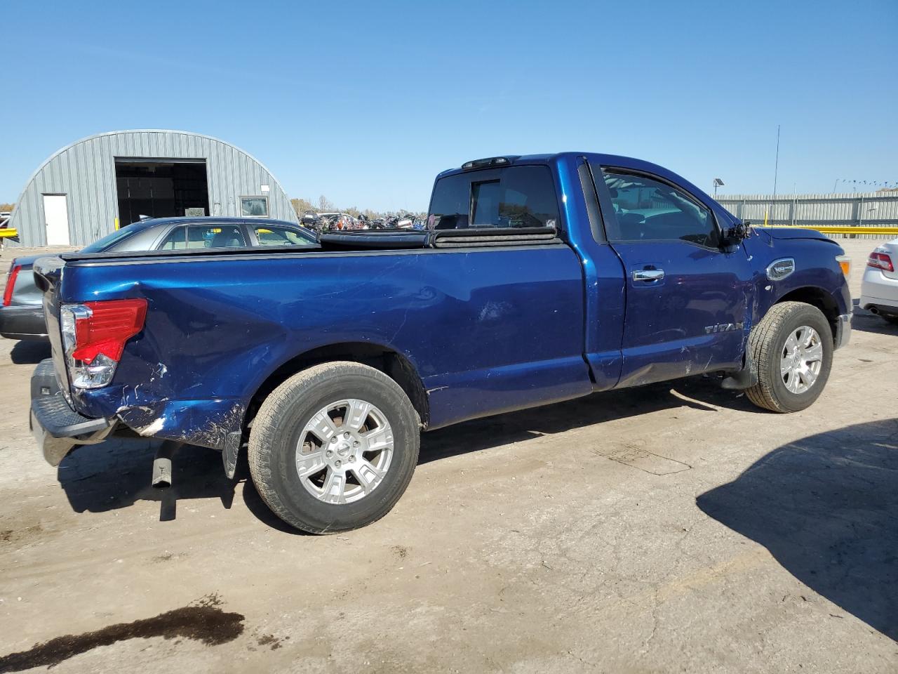NISSAN TITAN 2017 — 4