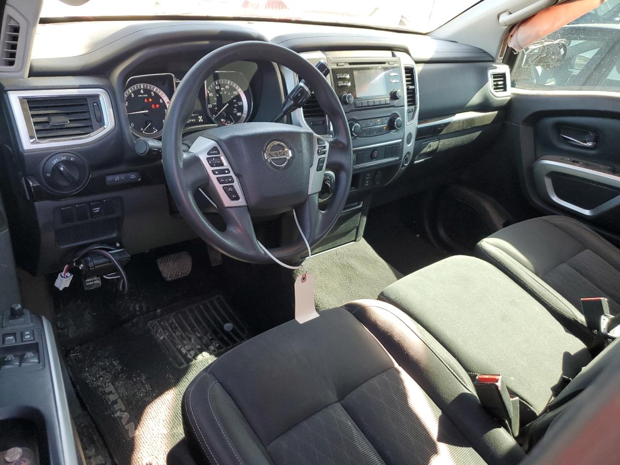 NISSAN TITAN 2017 — 9