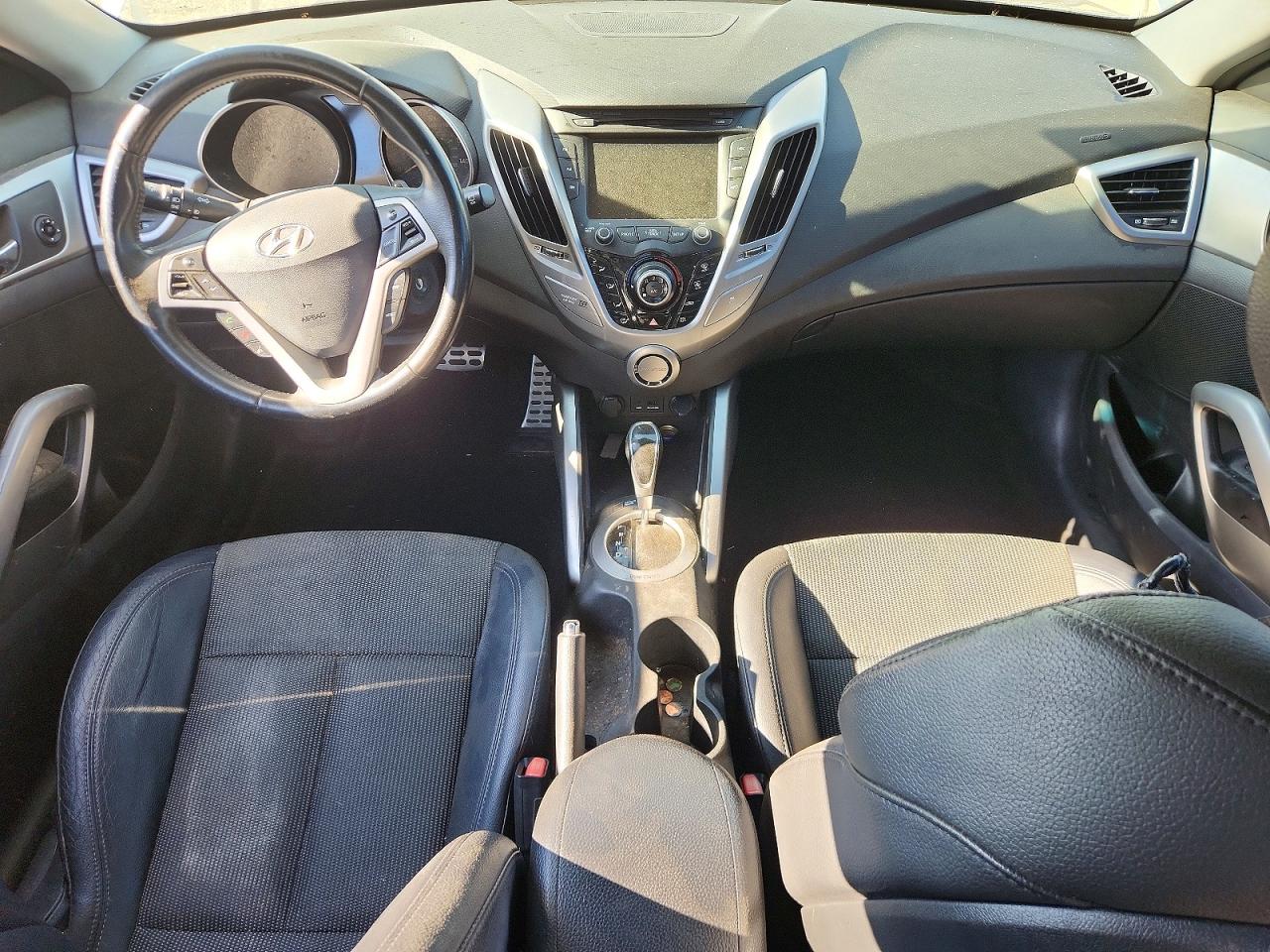 HYUNDAI VELOSTER 2013 — 9