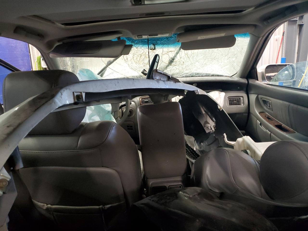 TOYOTA AVALON 2000 — 9