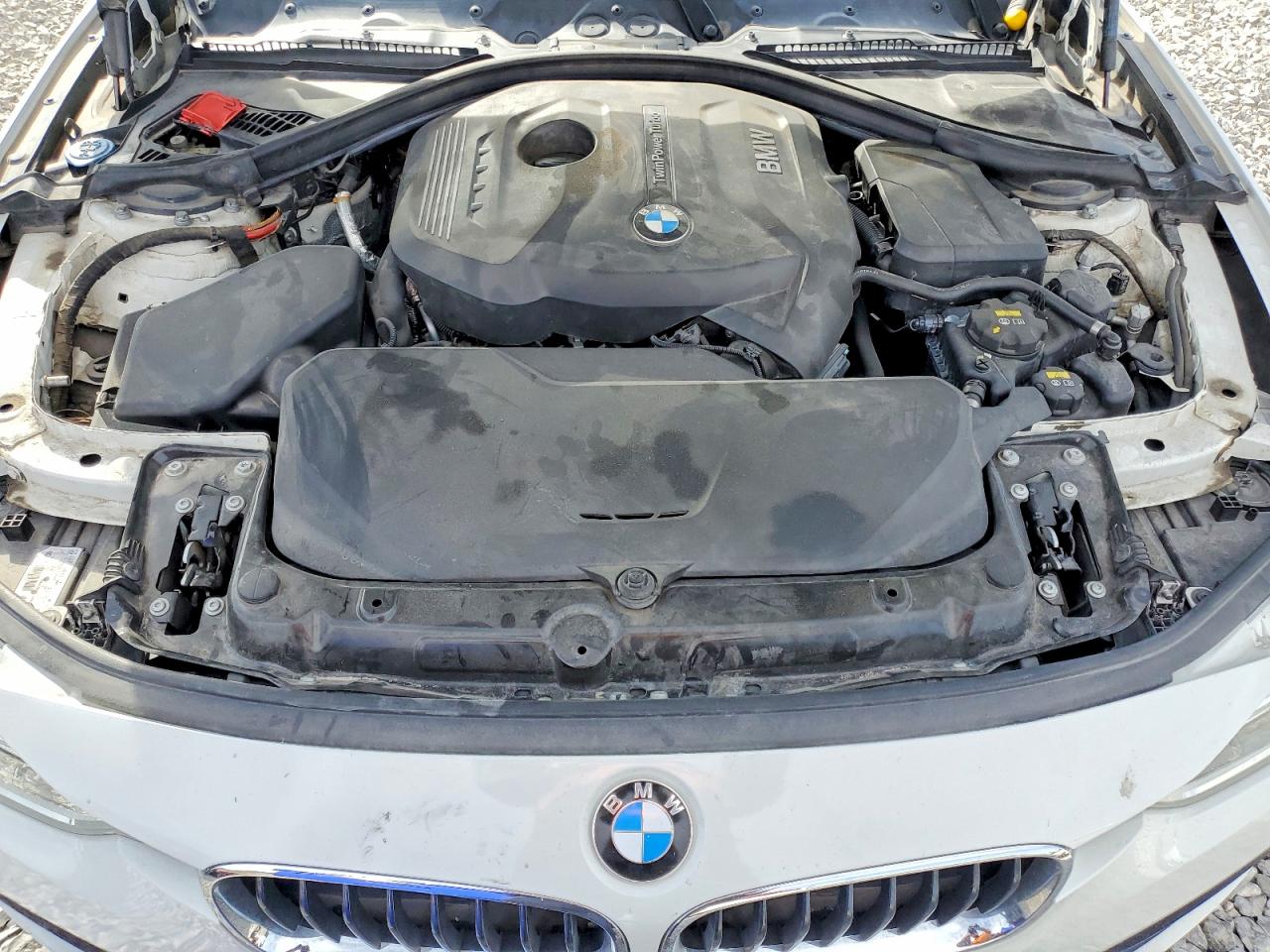 BMW 330 2018 — 12