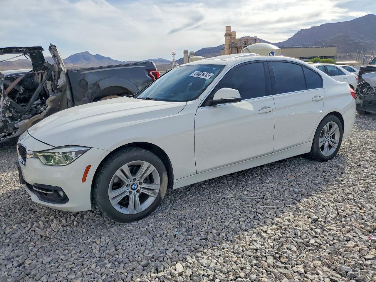 BMW 330 2018 — 2