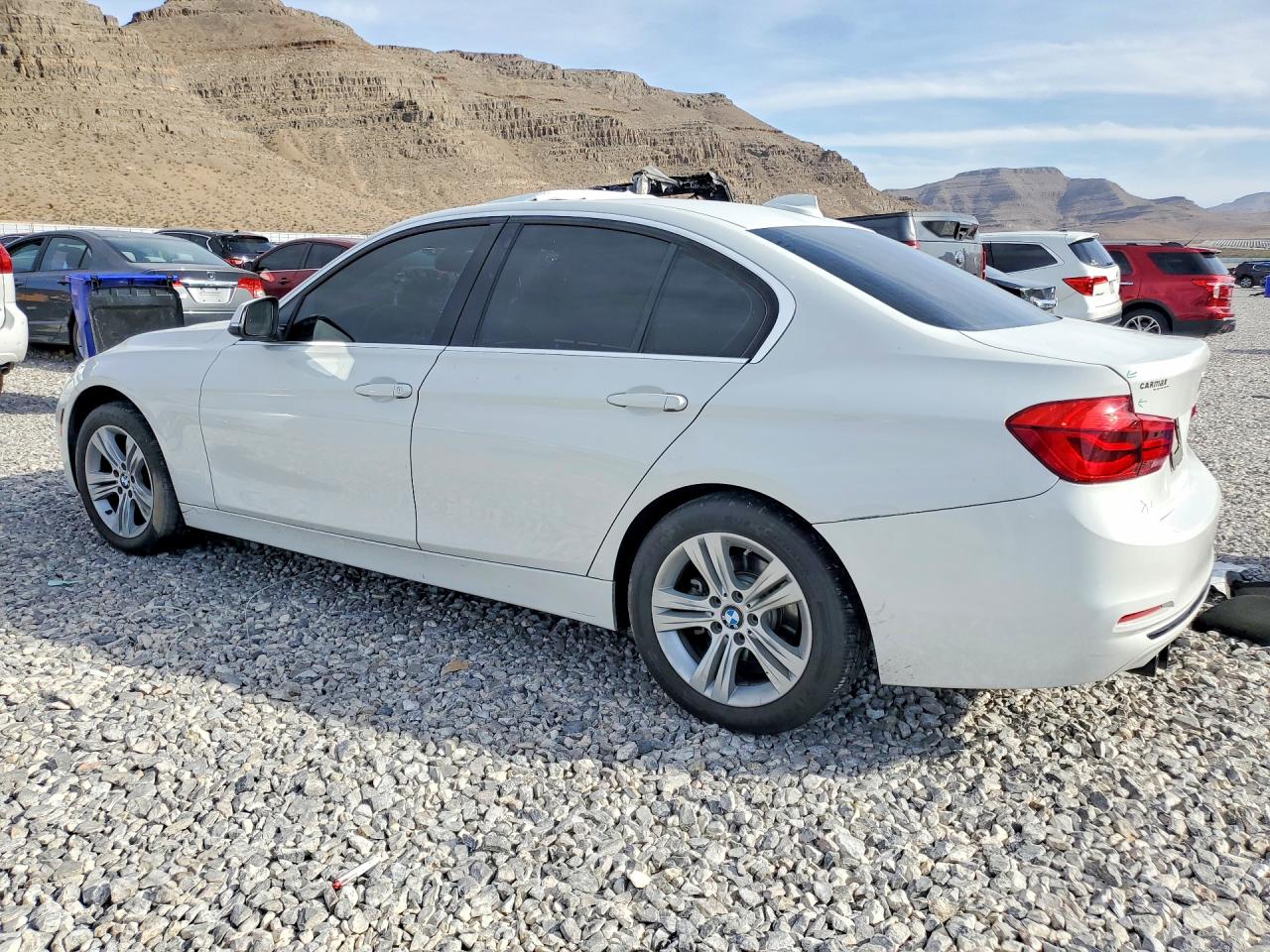 BMW 330 2018 — 3