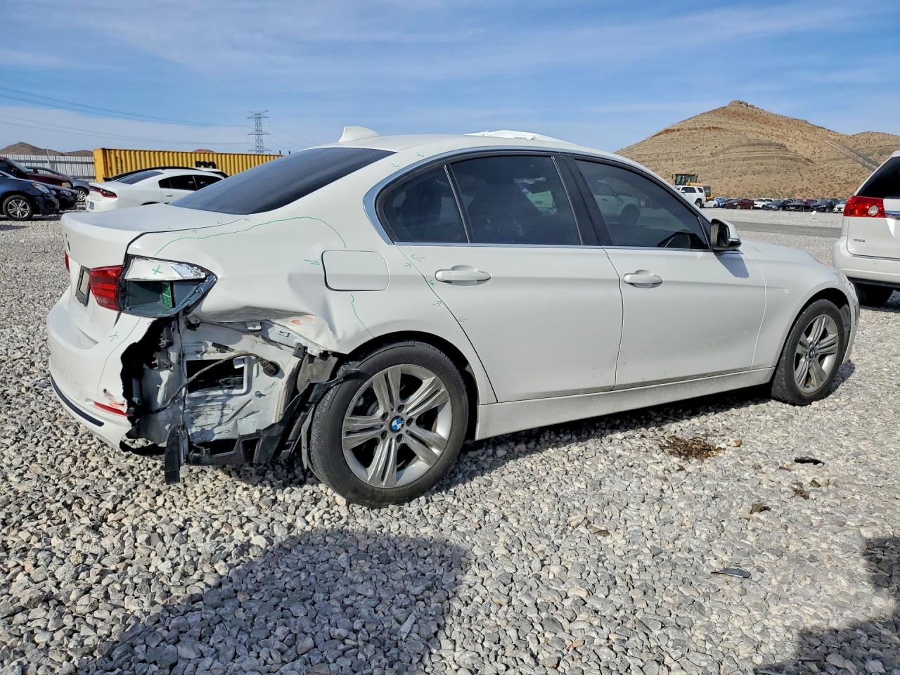 BMW 330 2018 — 4