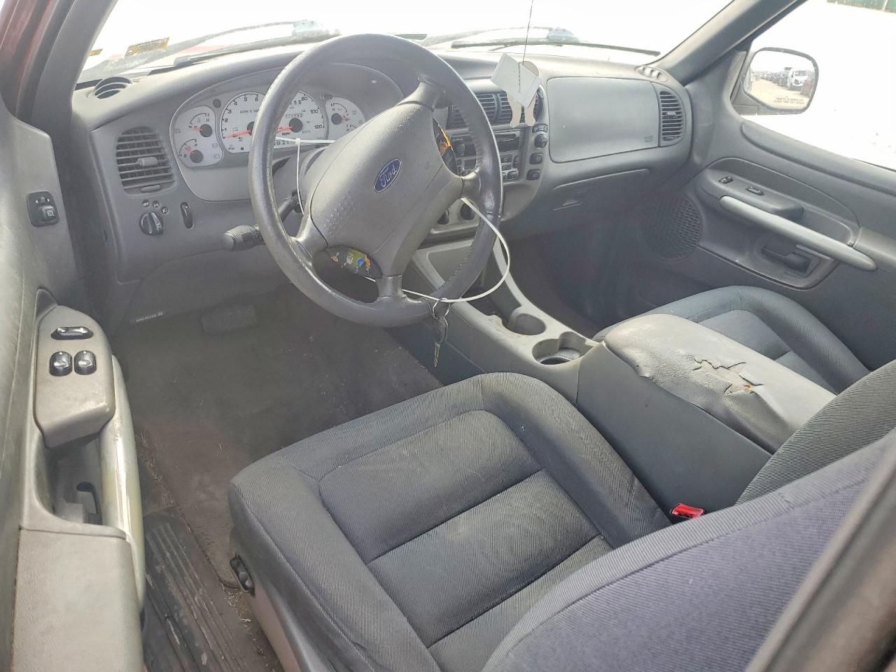 FORD EXPLORER 2002 — 9