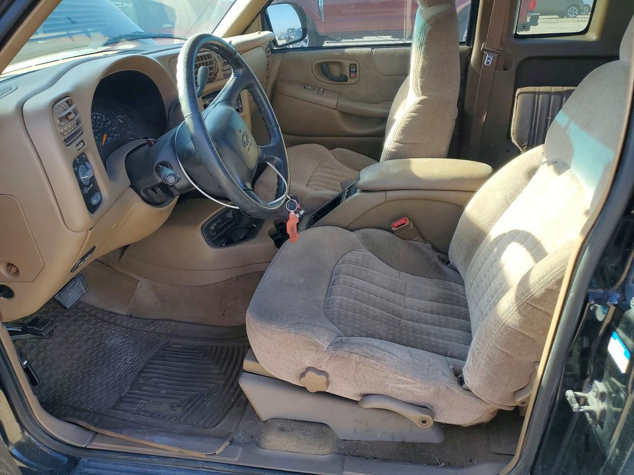 CHEVROLET S TRUCK 2000 — 8