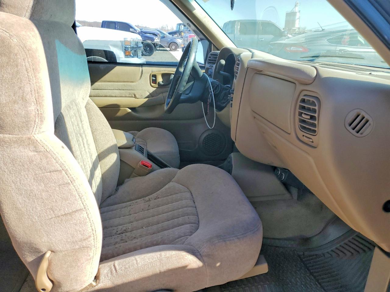 CHEVROLET S TRUCK 2000 — 11