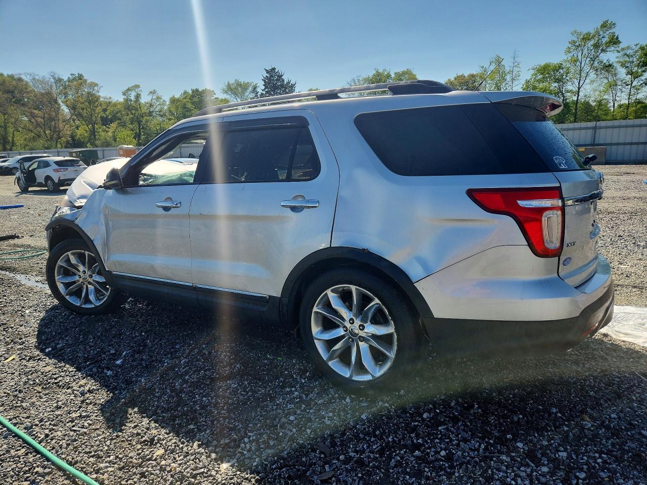 FORD EXPLORER 2011 — 3
