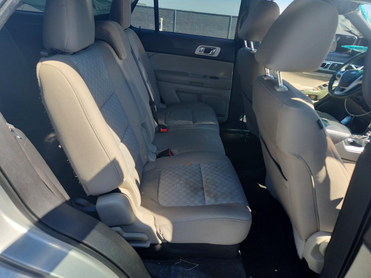 FORD EXPLORER 2011 — 12