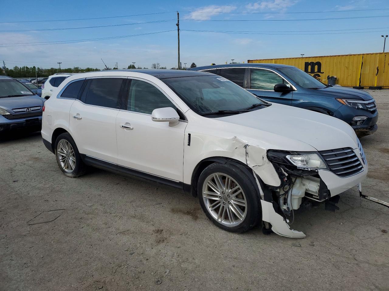 2018 LINCOLN MKT