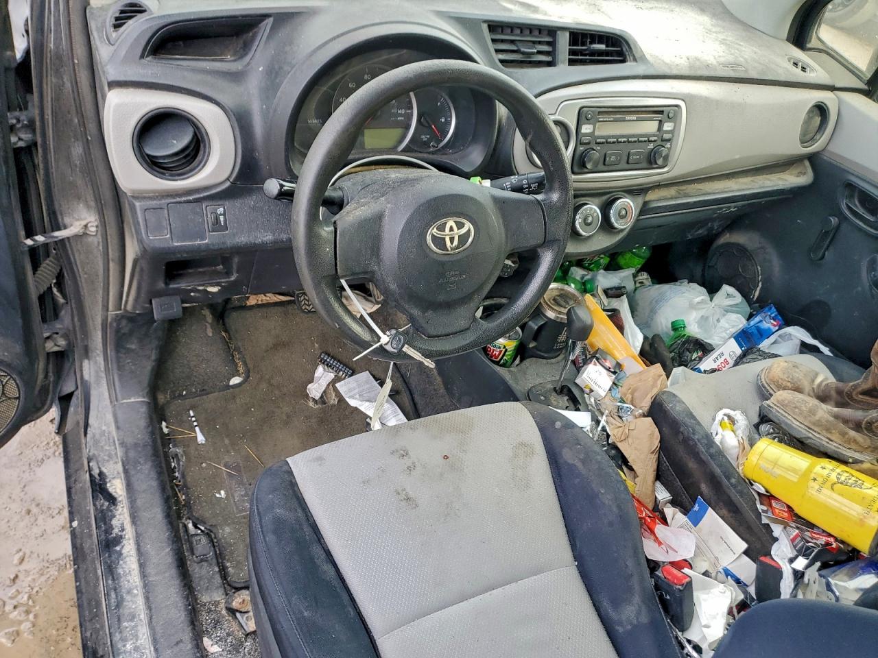 TOYOTA YARIS 2012 — 9