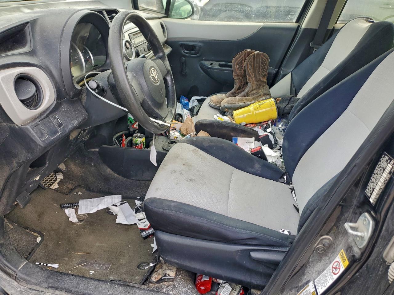 TOYOTA YARIS 2012 — 8