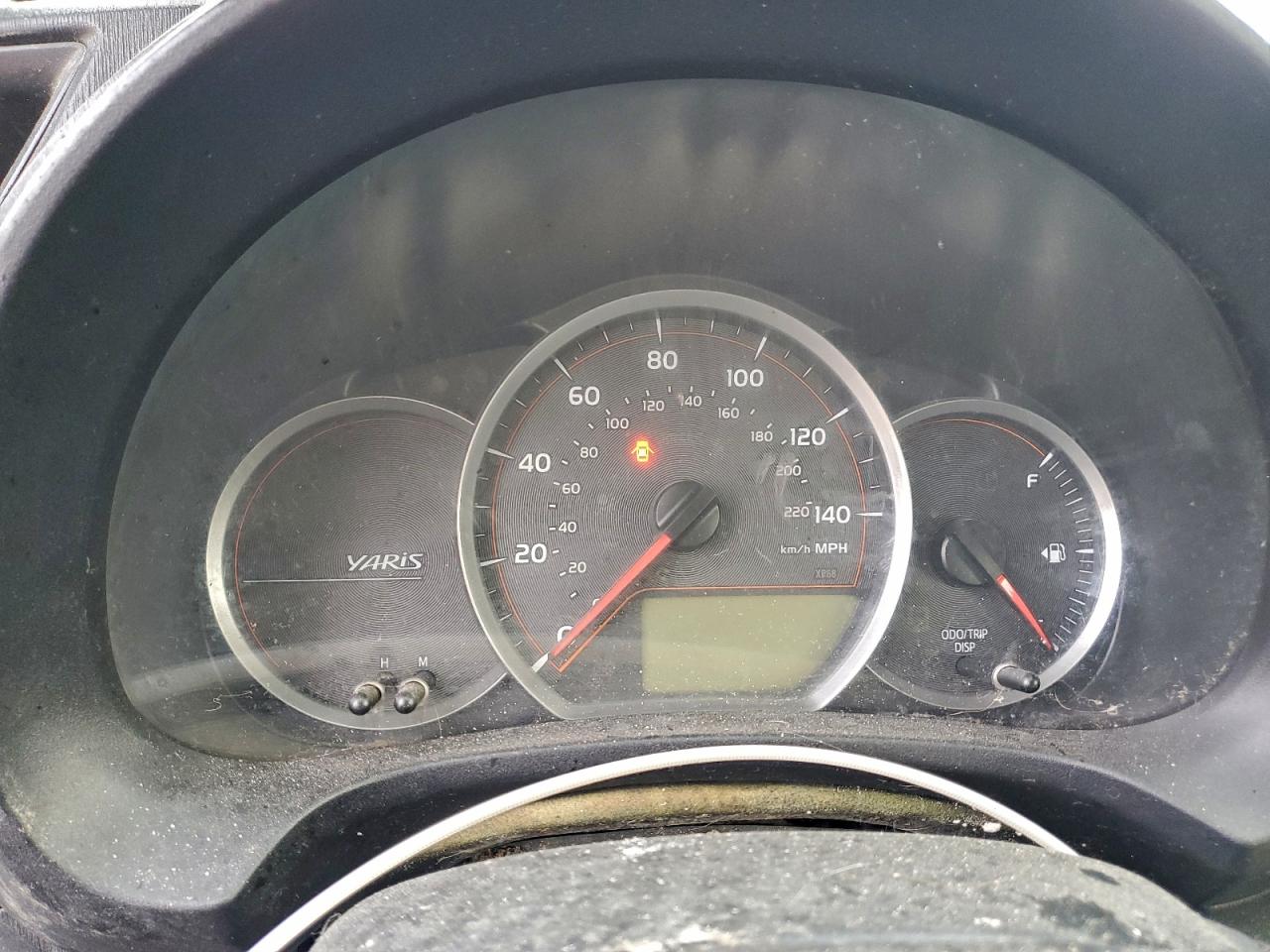 TOYOTA YARIS 2012 — 10