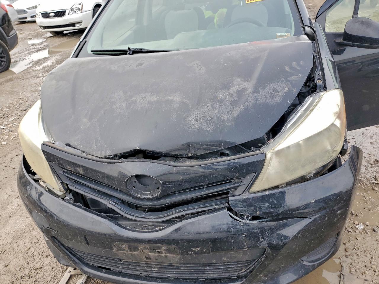 TOYOTA YARIS 2012 — 12