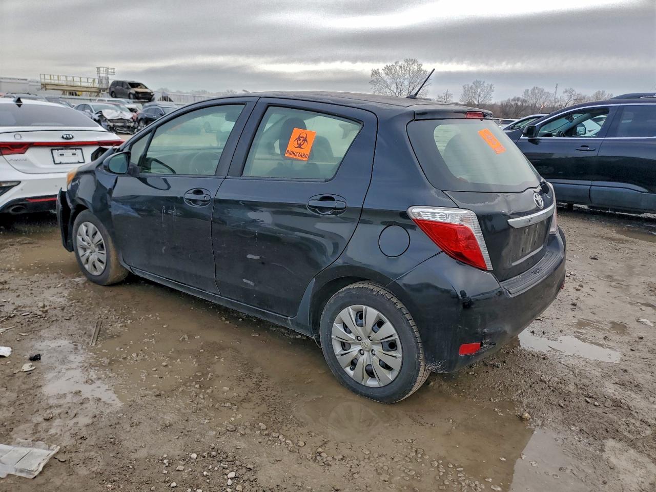 TOYOTA YARIS 2012 — 3