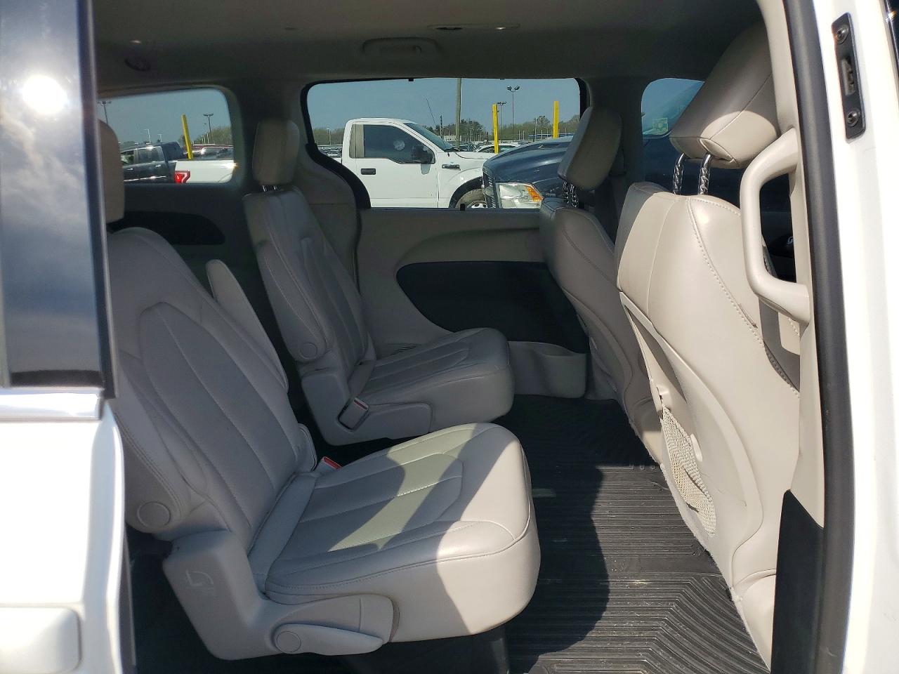 CHRYSLER VOYAGER 2021 — 12
