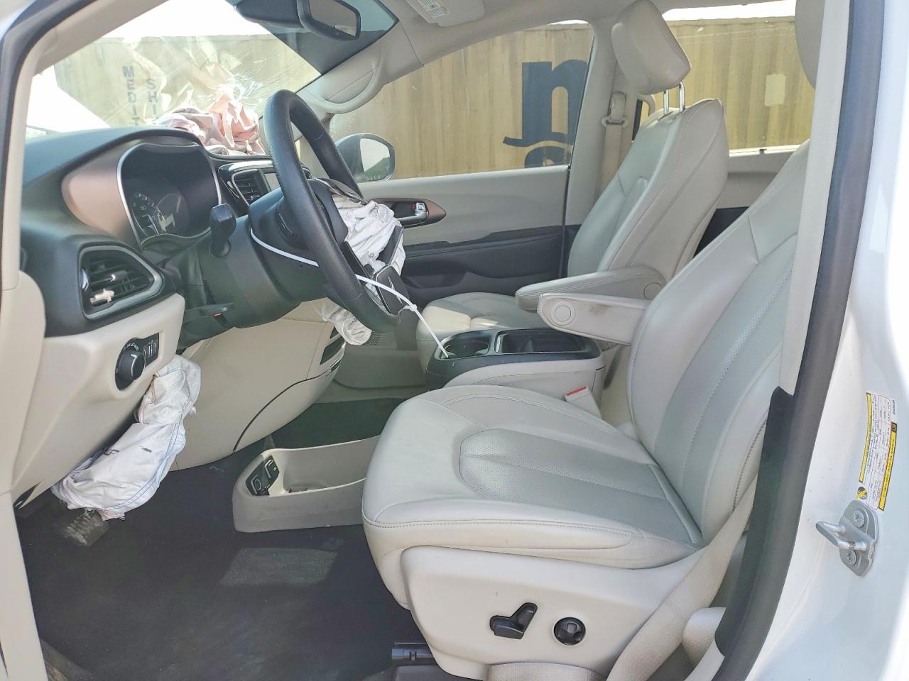 CHRYSLER VOYAGER 2021 — 8
