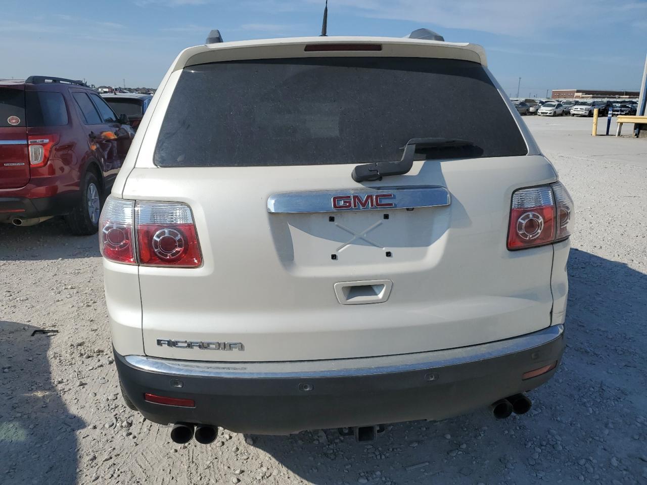 GMC ACADIA 2011 — 7