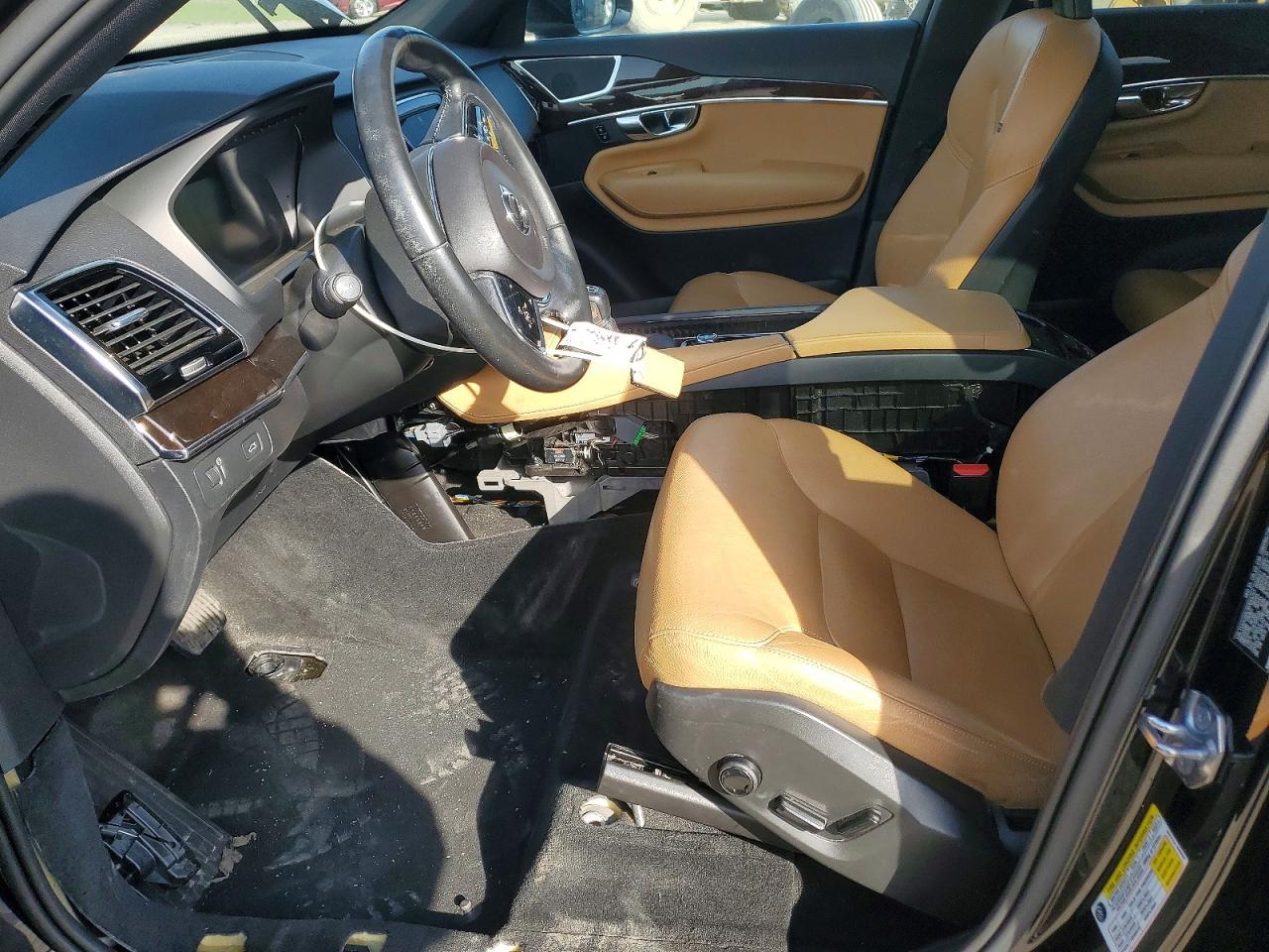 VOLVO XC90 2016 — 8