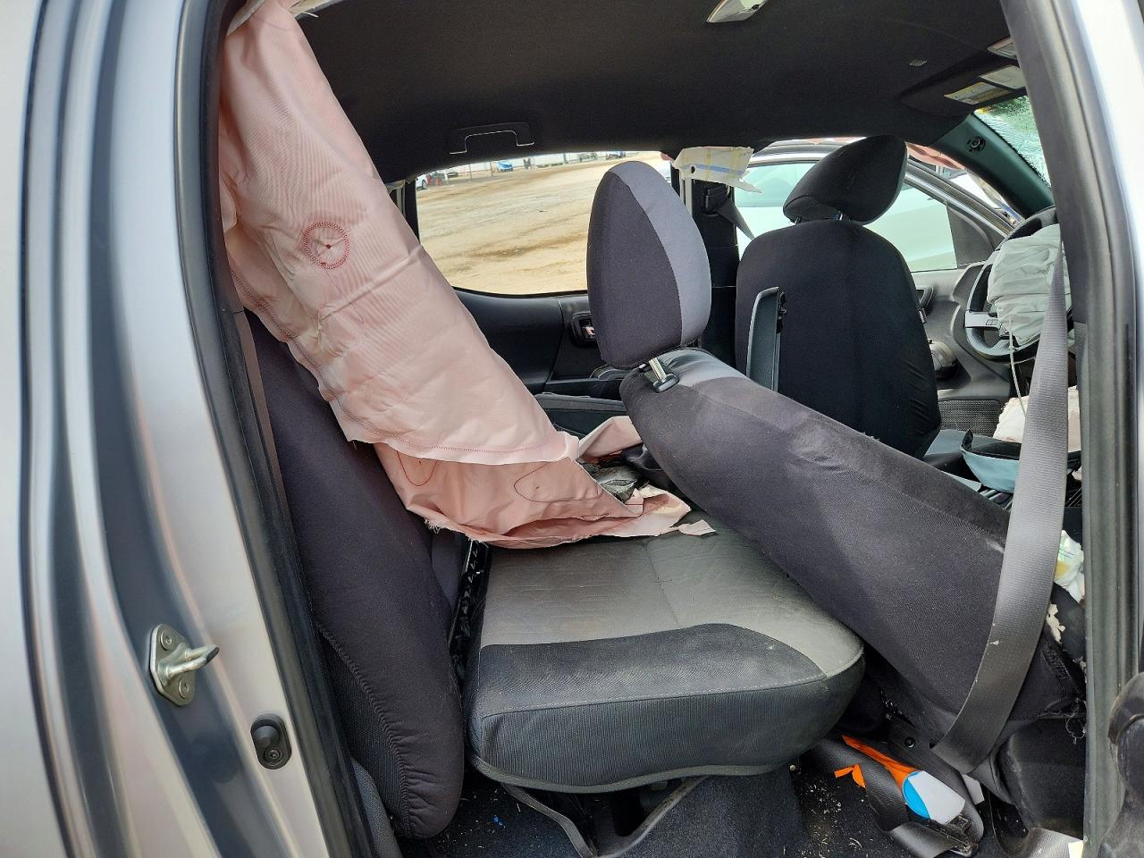 TOYOTA TACOMA 2020 — 11