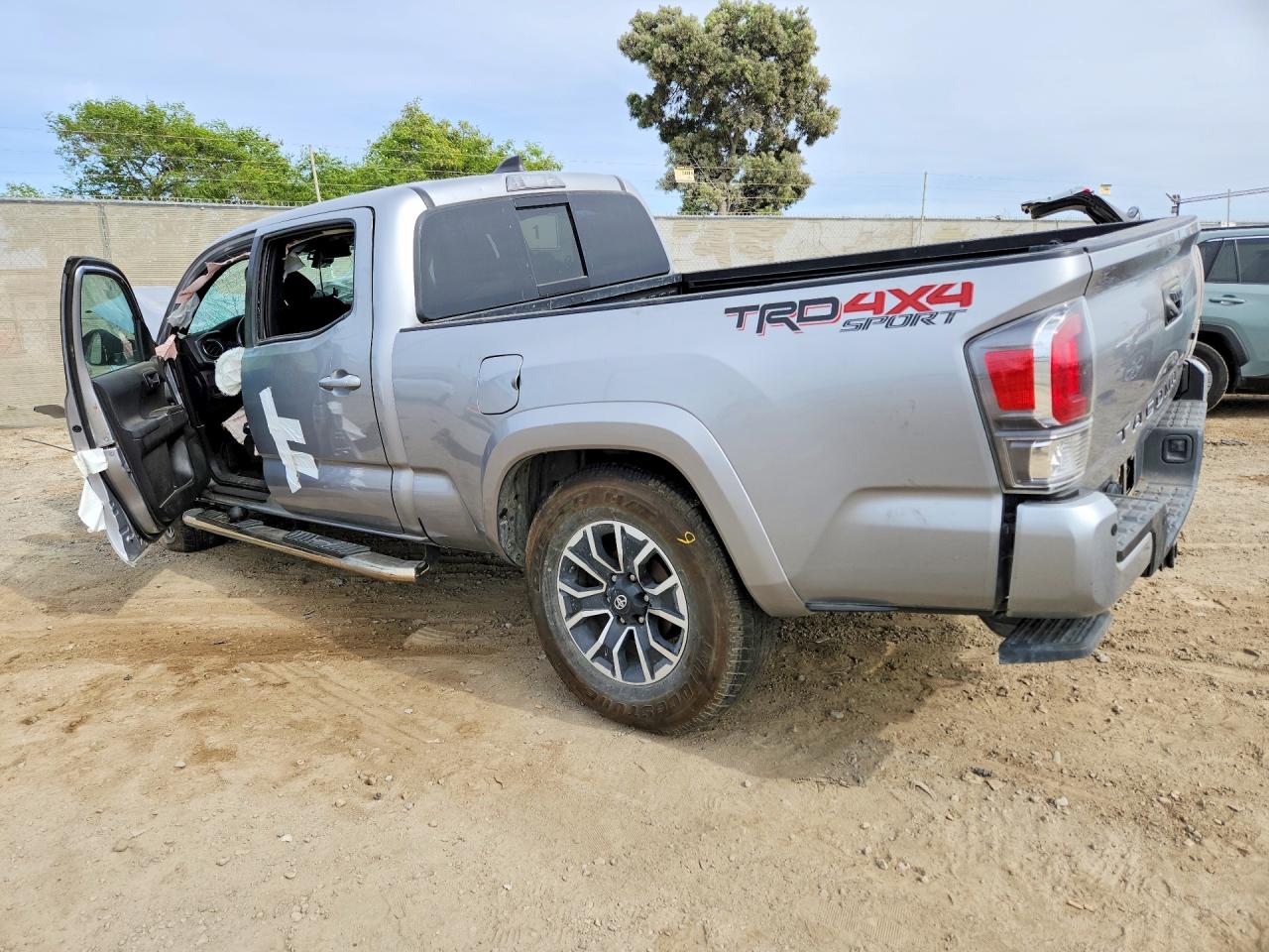 TOYOTA TACOMA 2020 — 3
