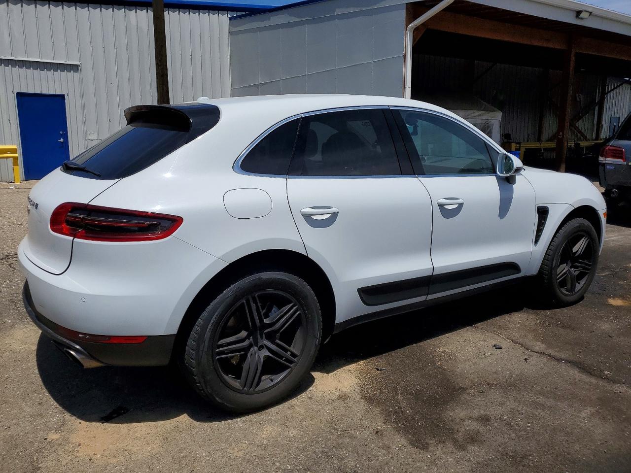 PORSCHE MACAN 2017 — 4