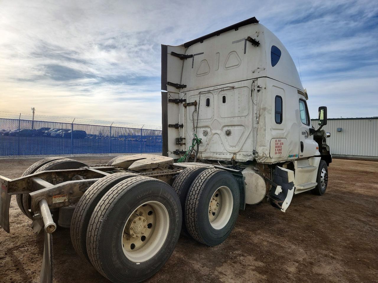 2017 FREIGHTLINER CASCADIA