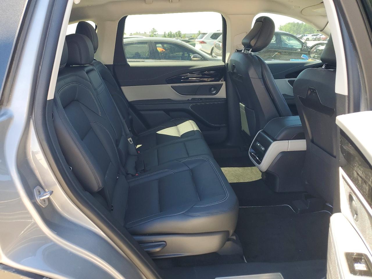 LINCOLN NAUTILUS 2025 — 12