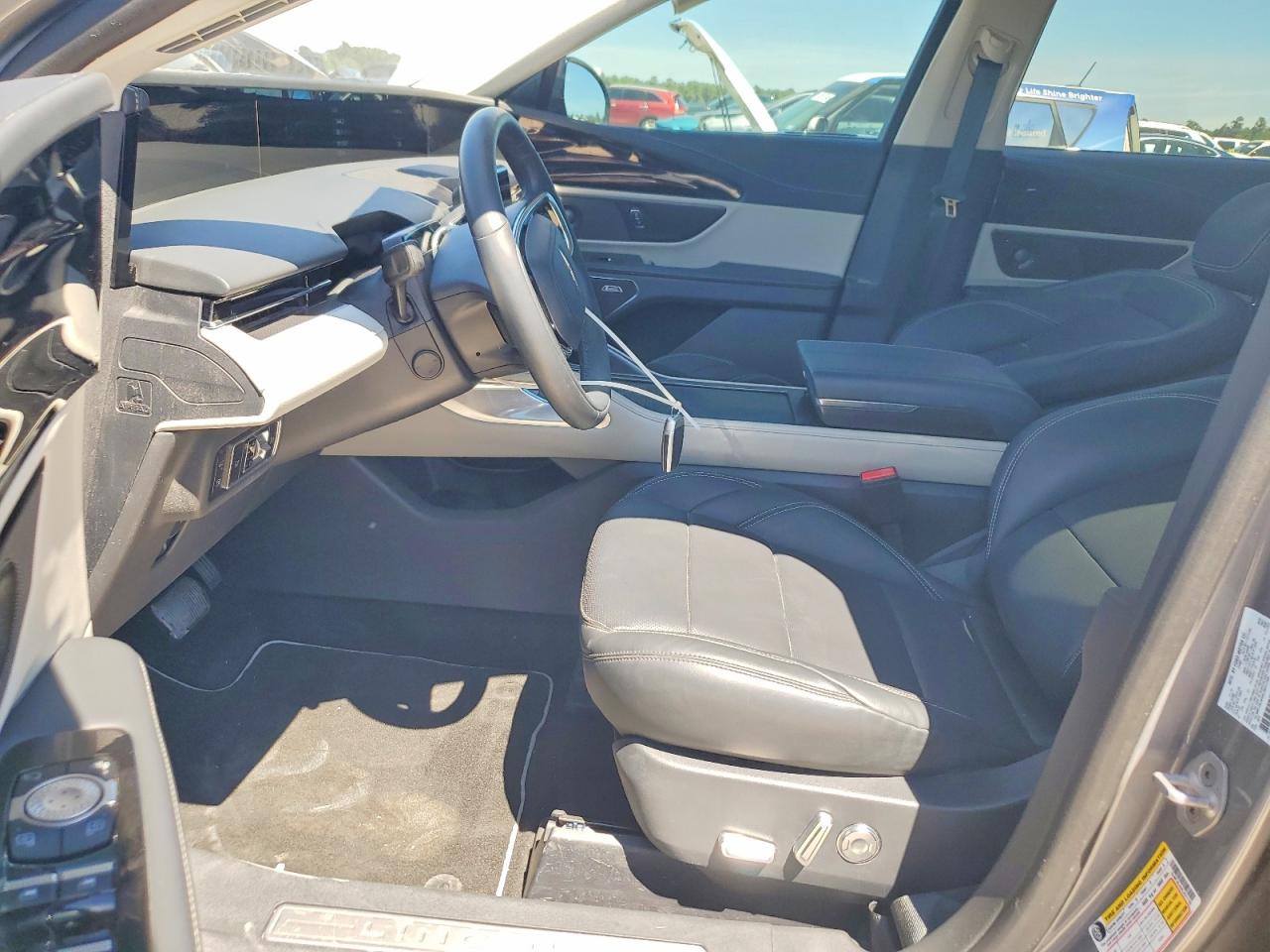 LINCOLN NAUTILUS 2025 — 8