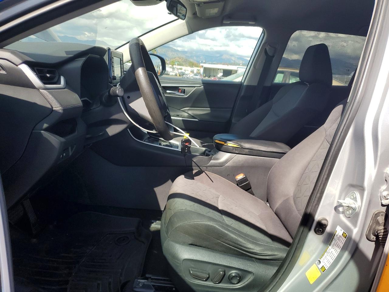 TOYOTA RAV 4 2021 — 8