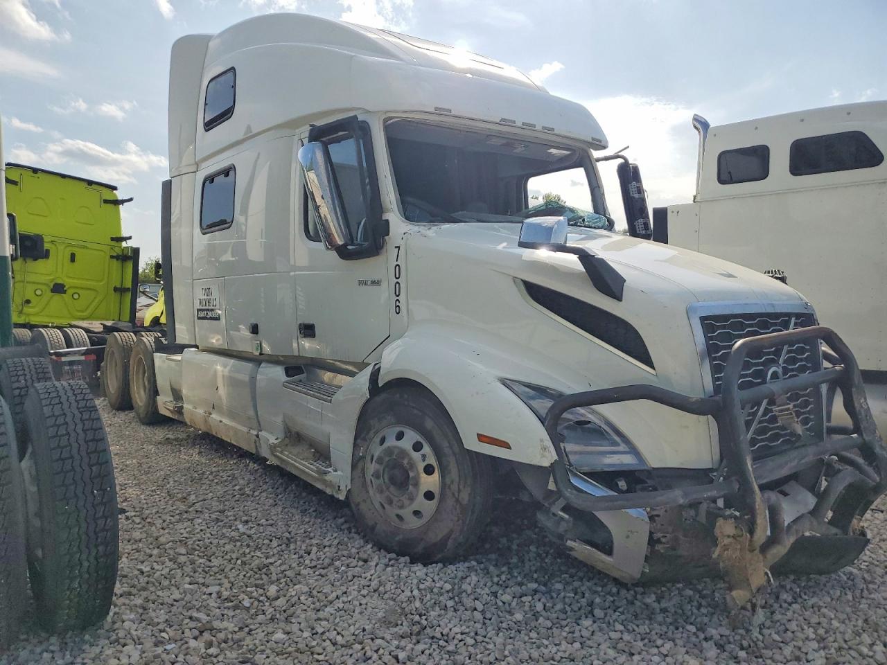 VOLVO VNL 2023 — 2