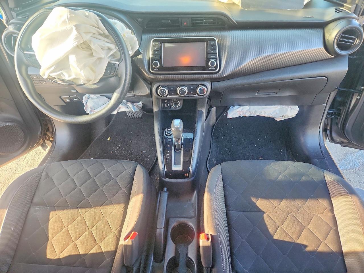 NISSAN KICKS 2020 — 9