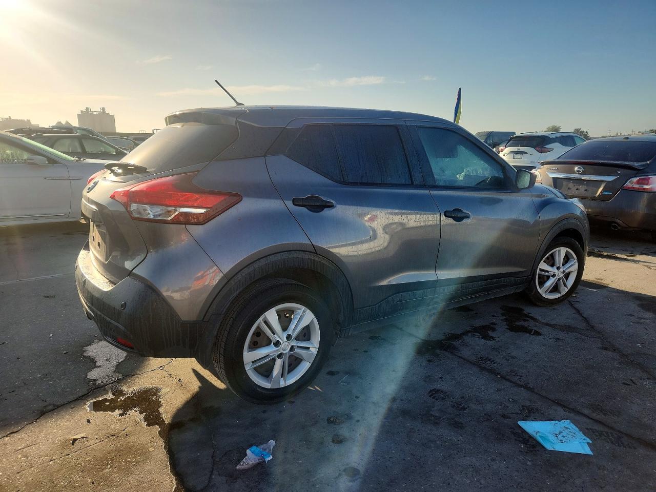 NISSAN KICKS 2020 — 4