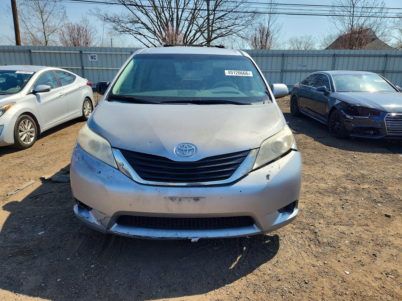 TOYOTA SIENNA 2014 — 6