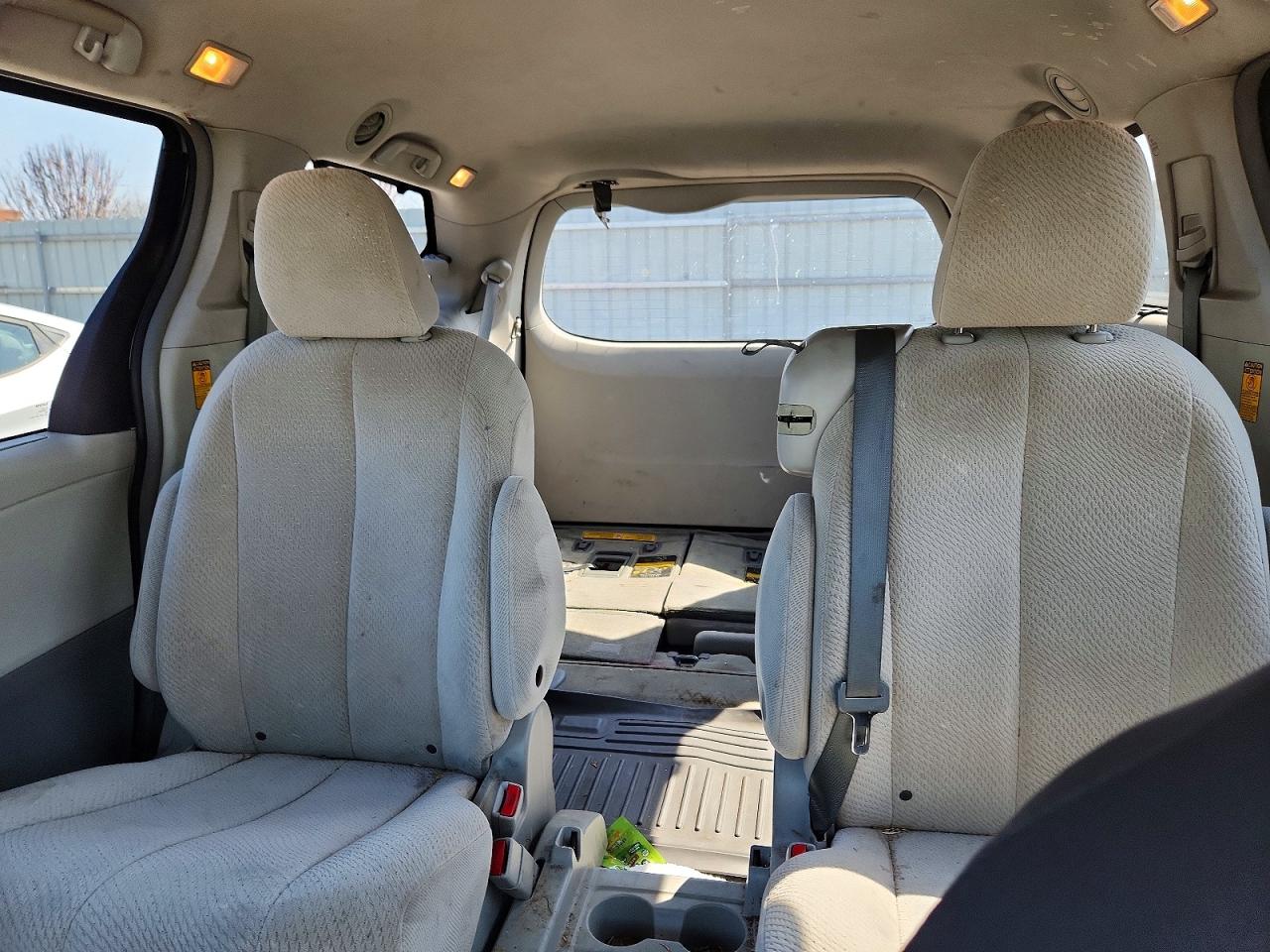 TOYOTA SIENNA 2014 — 11