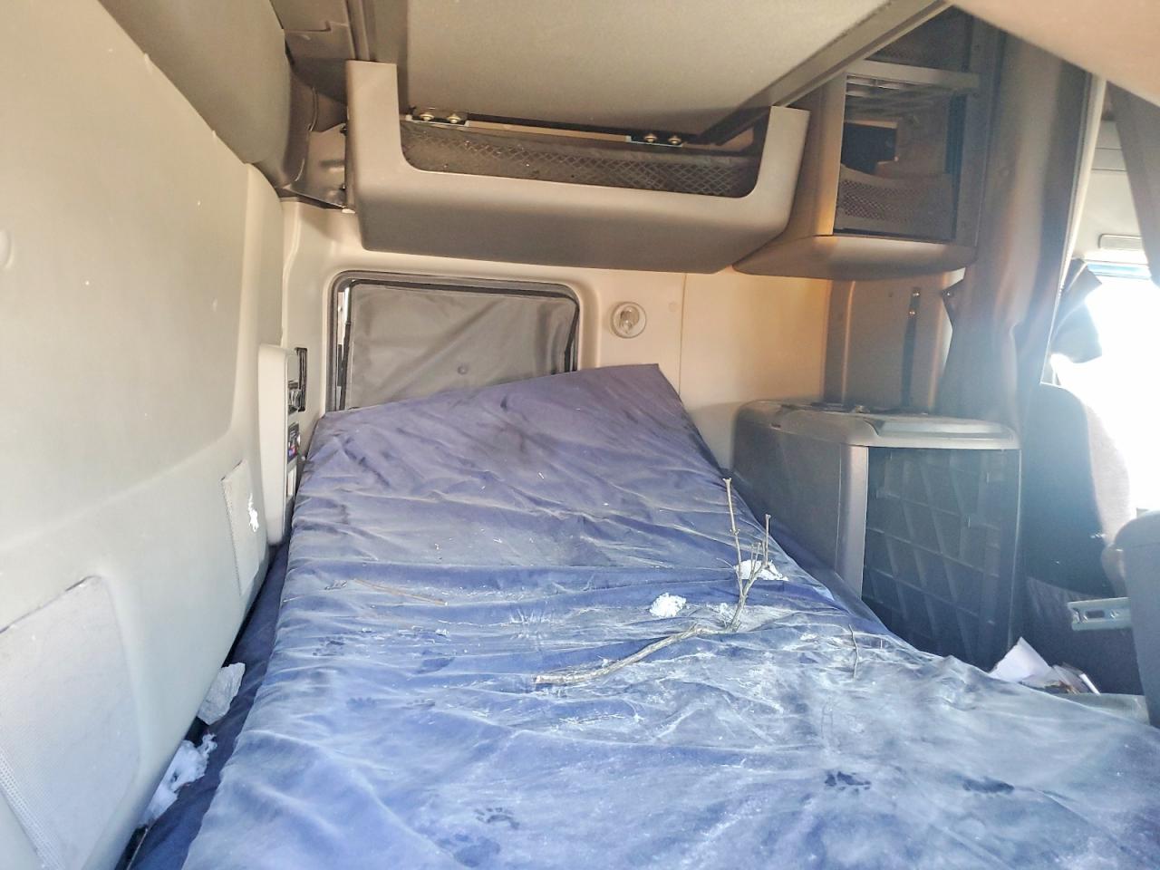 INTERNATIONAL LT625 2024 — 7