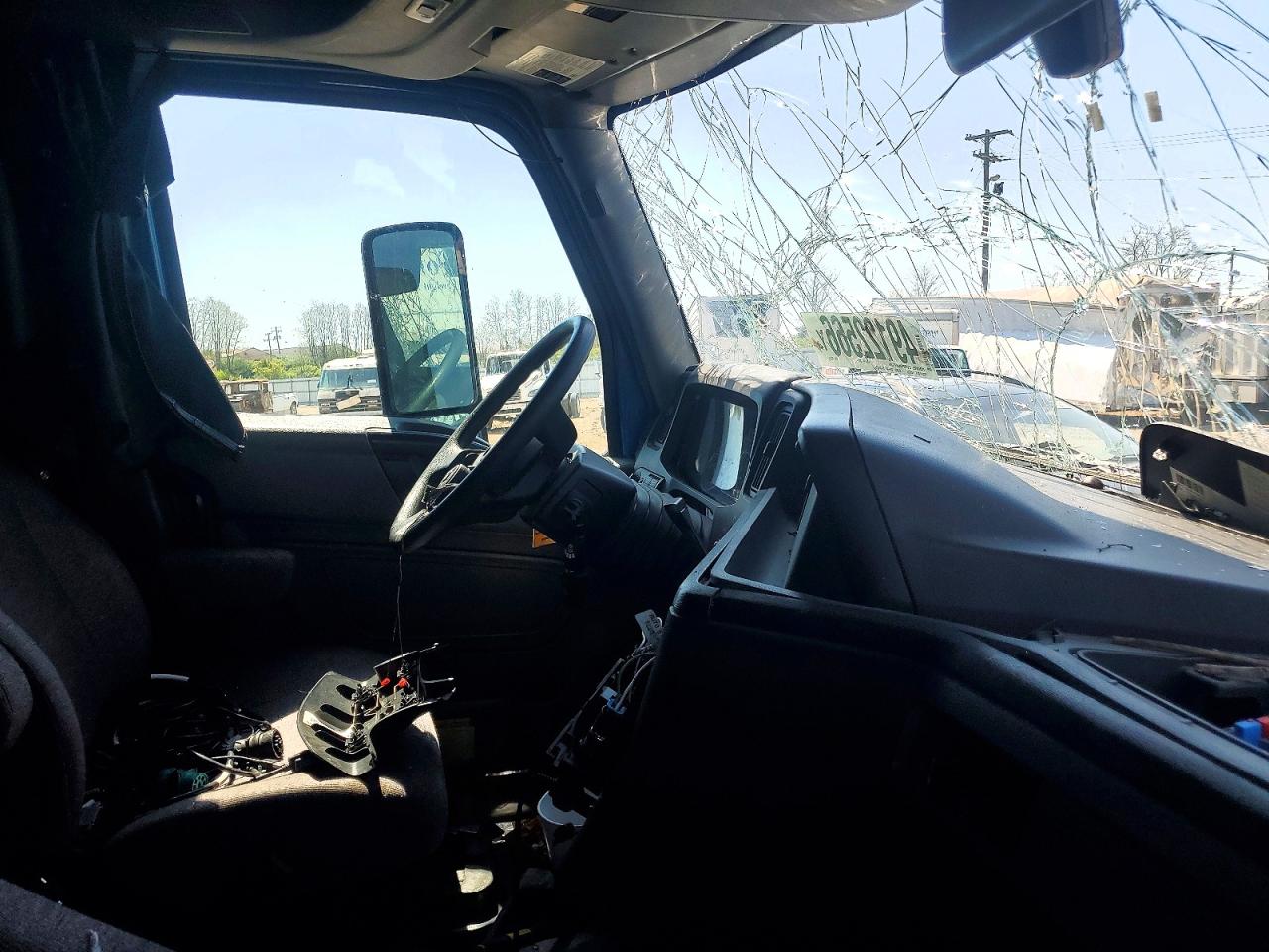 INTERNATIONAL LT625 2024 — 6