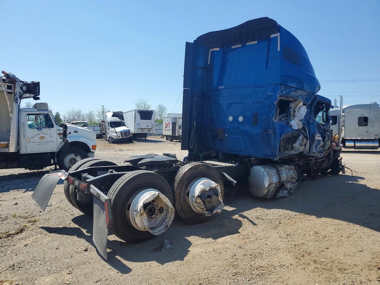 INTERNATIONAL LT625 2024 — 5