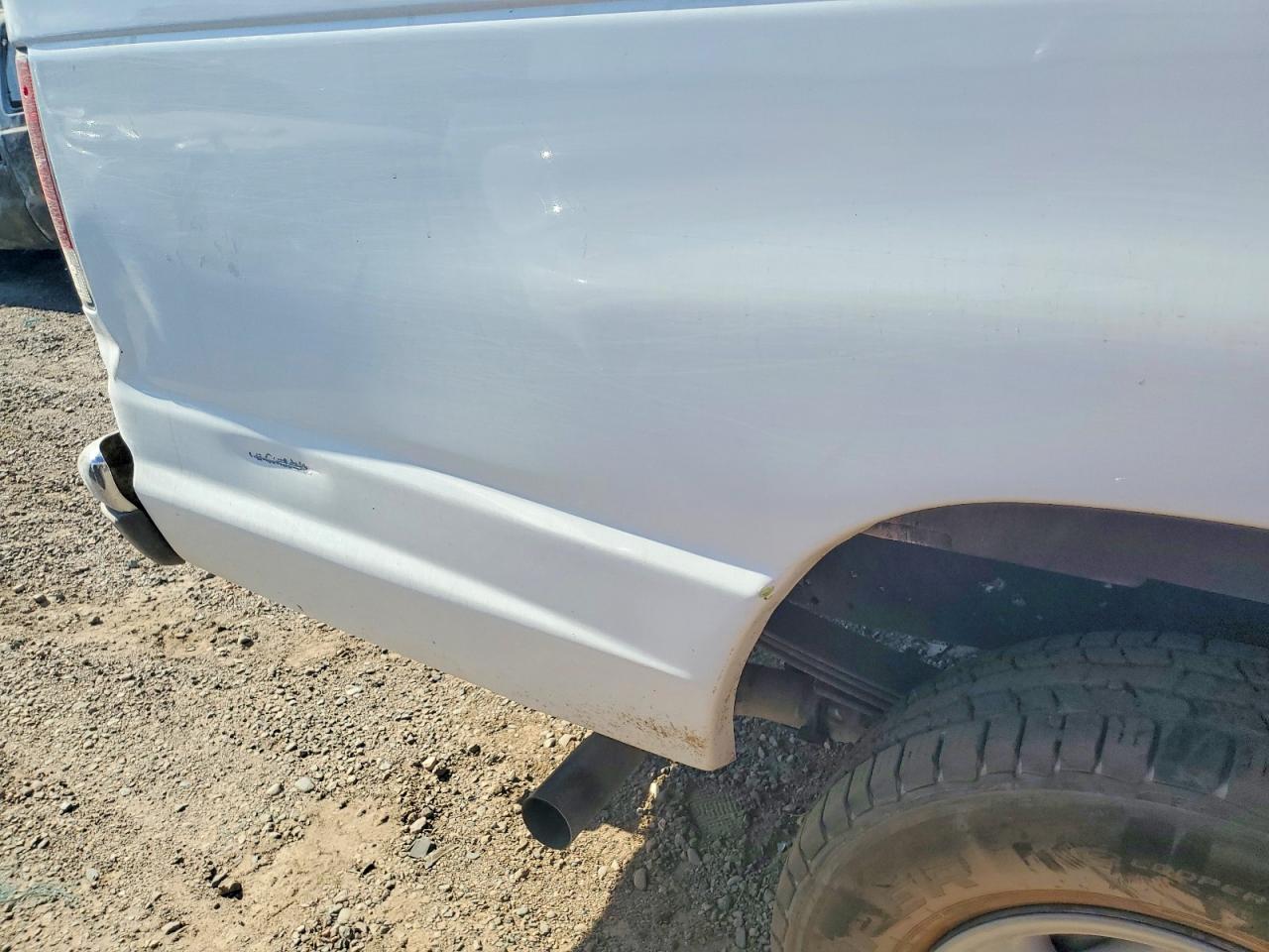 FORD ECONOLINE 2002 — 10