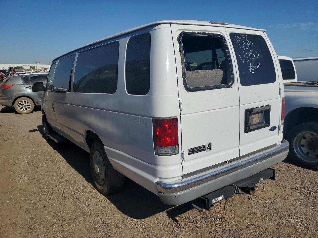 FORD ECONOLINE 2002 — 4