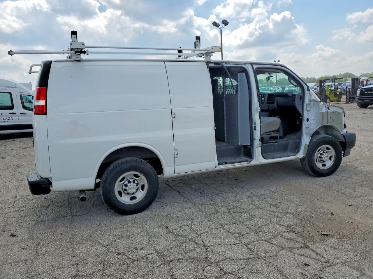 CHEVROLET EXPRESS G2500 2020 — 4