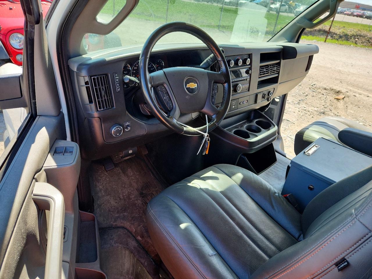 CHEVROLET EXPRESS G2500 2020 — 9