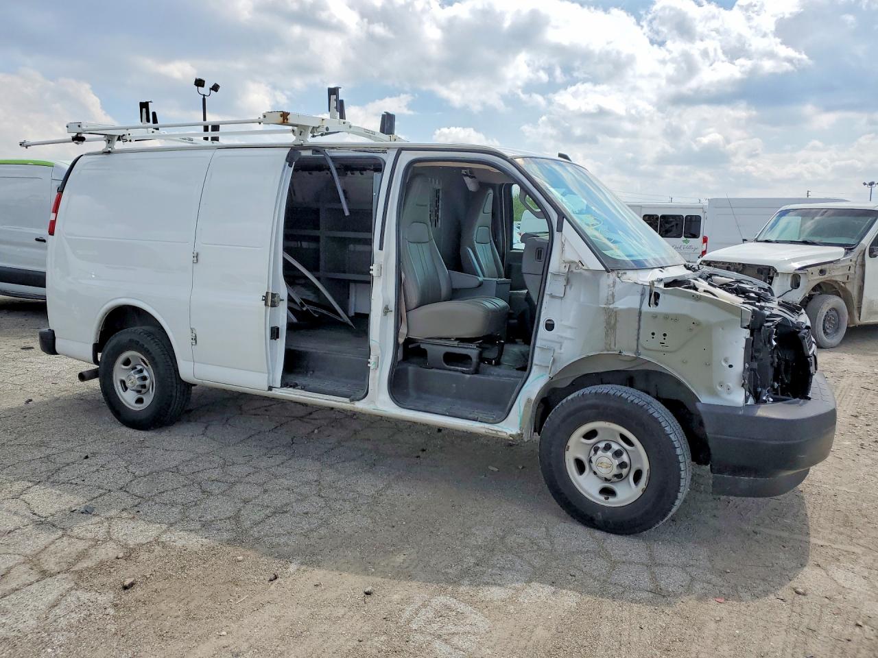 CHEVROLET EXPRESS G2500 2020 — 5