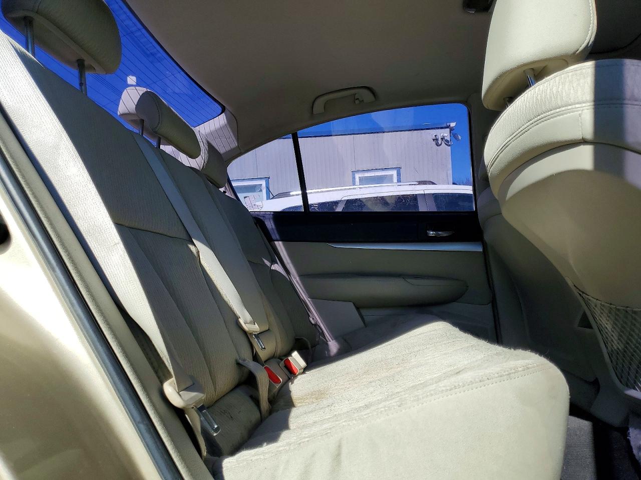 SUBARU LEGACY 2010 — 11