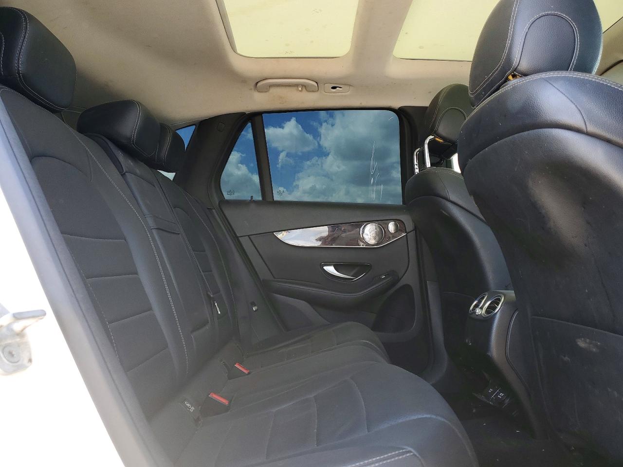 MERCEDES-BENZ GLC 2016 — 12