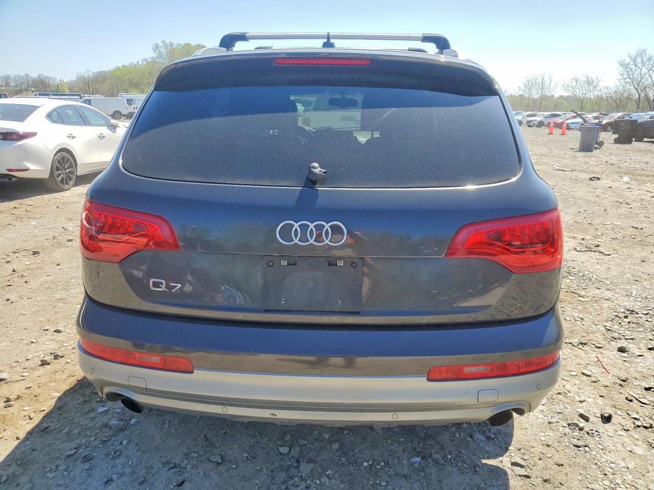 AUDI Q7 2011 — 7