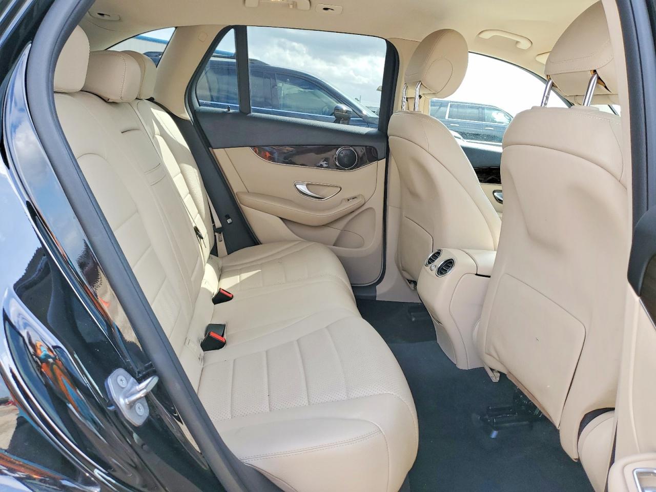 MERCEDES-BENZ GLC 2016 — 12