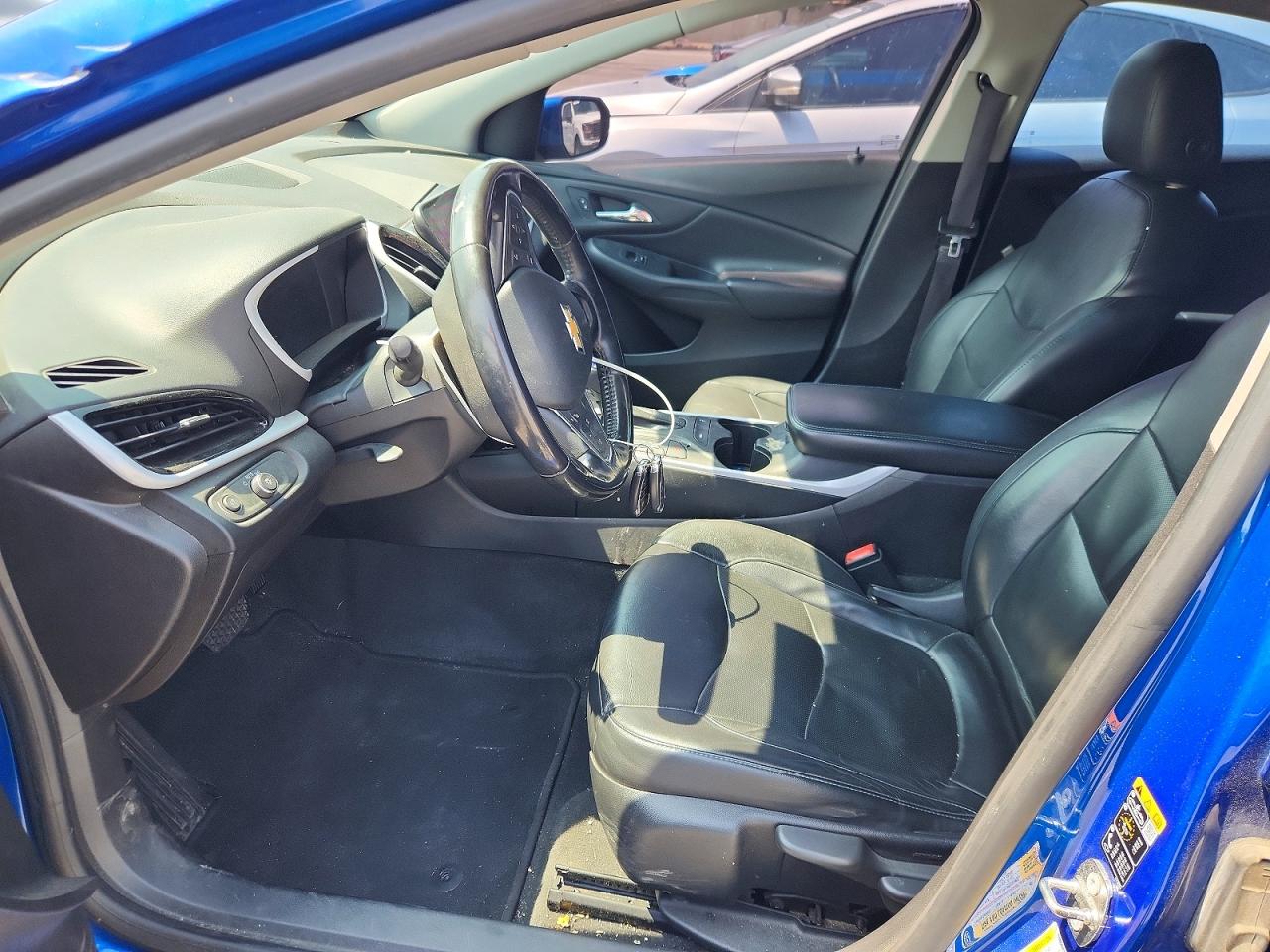 CHEVROLET VOLT 2017 — 8