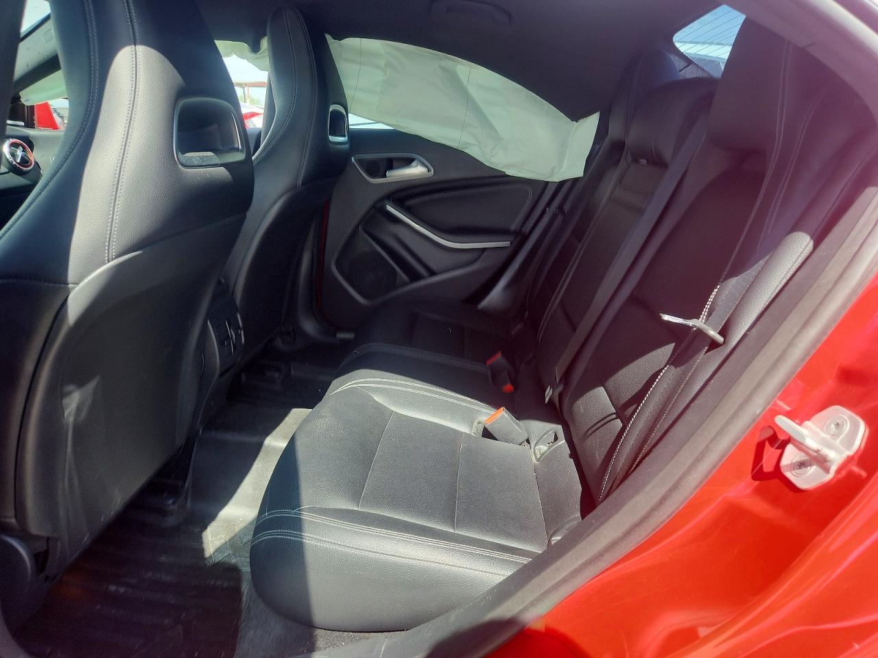 MERCEDES-BENZ CLA 2016 — 11