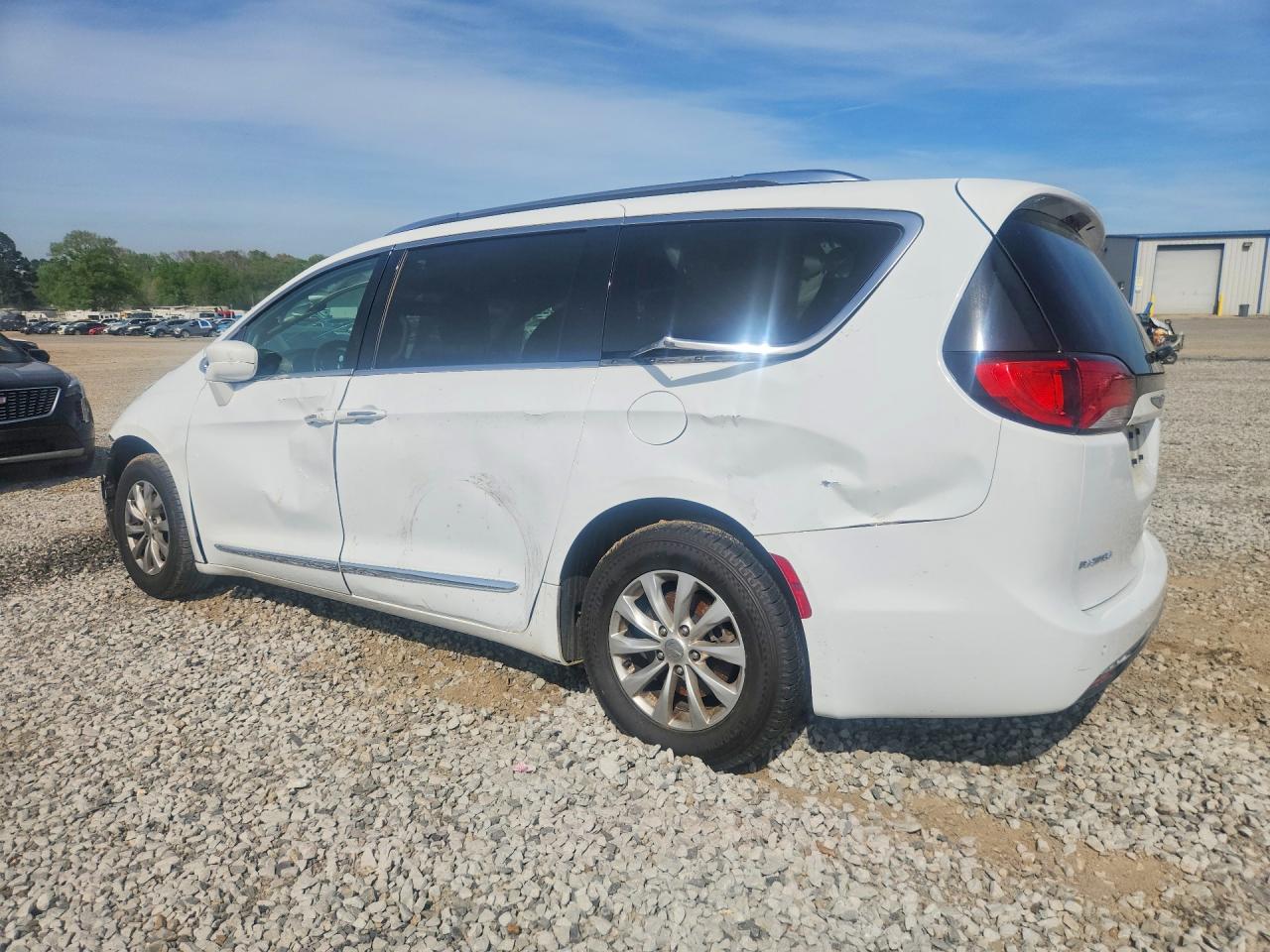 CHRYSLER PACIFICA 2019 — 3